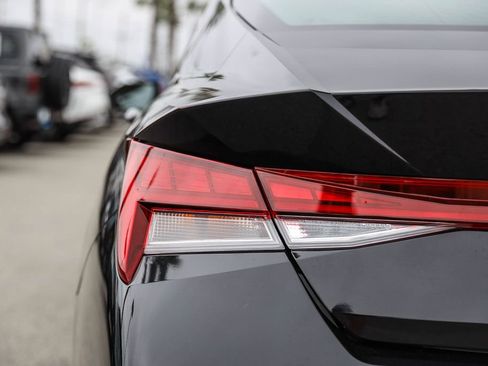 Certified 2024 Hyundai Elantra Limited FWD image 7