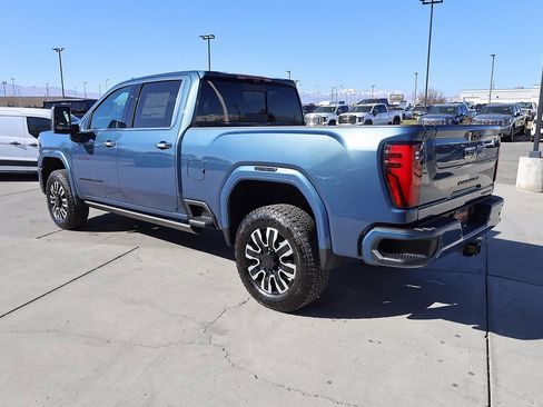 New 2026 GMC Sierra 2500 Denali Ultimate w/ LPO, Black Badging Package image 4
