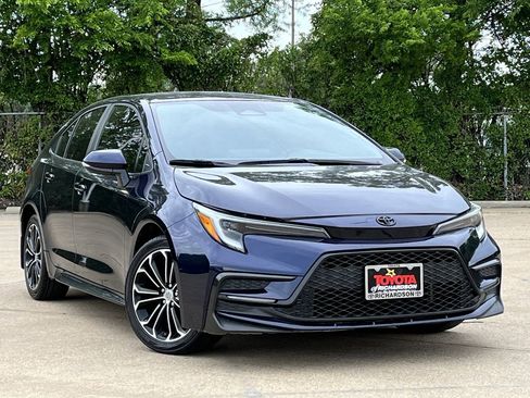 Used 2024 Toyota Corolla SE FWD image 2