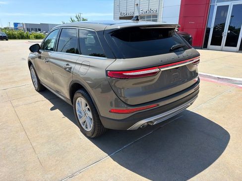 Used 2025 Lincoln Corsair FWD image 3