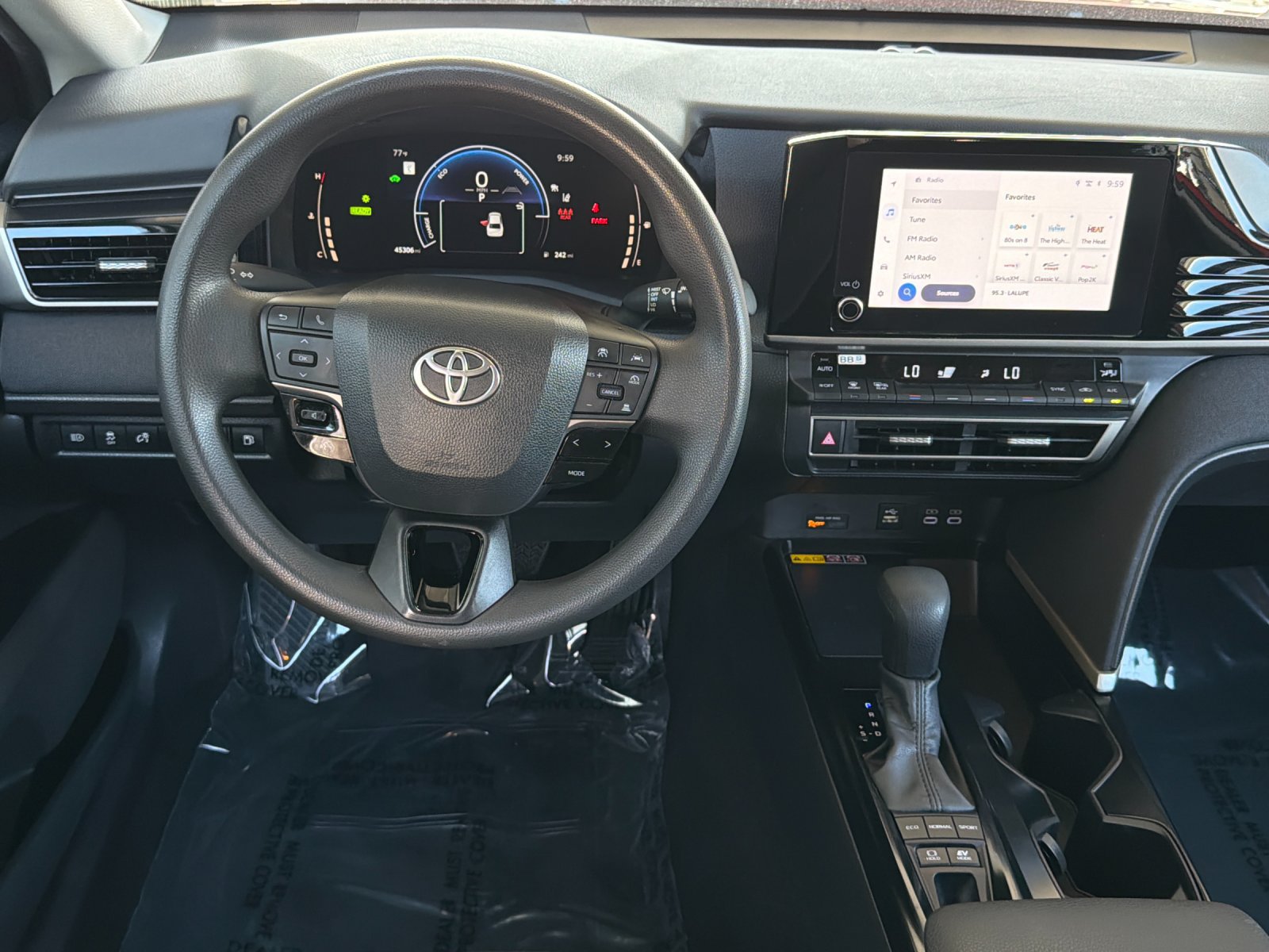 Used 2025 Toyota Camry LE FWD image 13