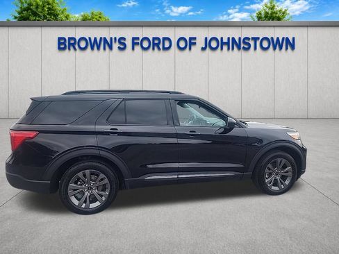 Used 2023 Ford Explorer XLT w/ Equipment Group 202A AWD/4WD image 9