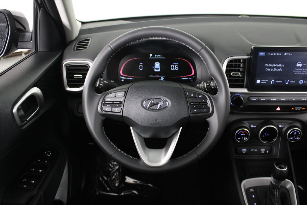 Certified 2026 Hyundai Venue SEL FWD image 21