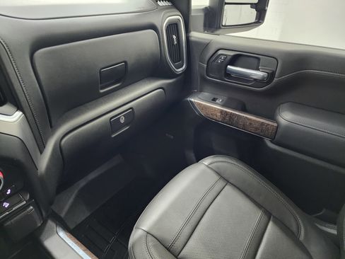Used 2022 GMC Sierra 2500 Denali w/ Denali Ultimate Package image 12