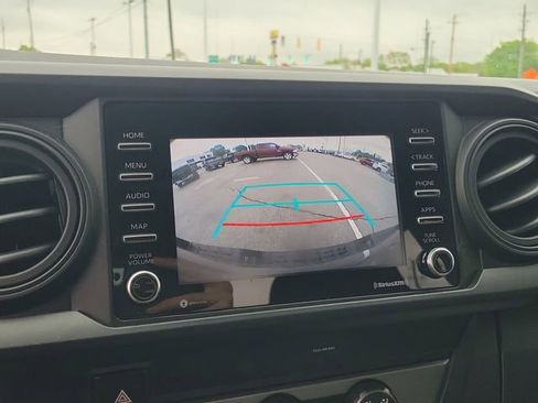Used 2020 Toyota Tacoma SR AWD/4WD image 21