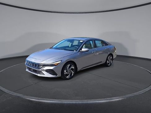 New 2026 Hyundai Elantra Limited FWD image 5