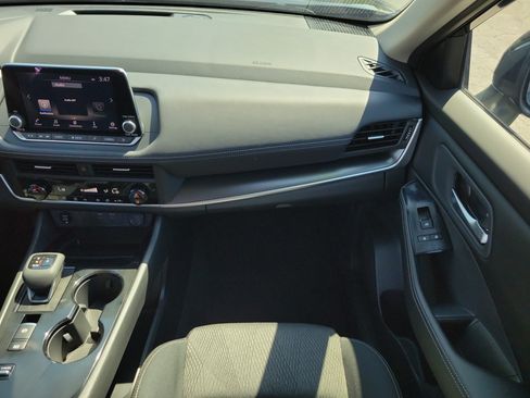 Used 2026 Nissan Rogue SV FWD image 20