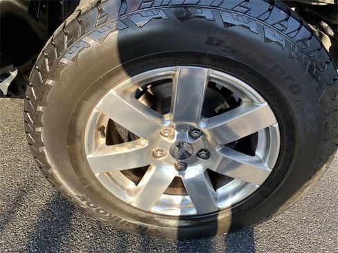 Used 2017 Jeep Wrangler Unlimited Sahara w/ Connectivity Group image 31