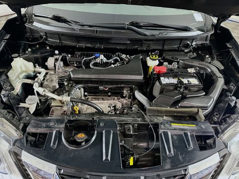 Used 2019 Nissan Rogue SV w/ Premium Package image 32