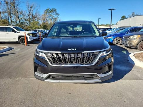 Used 2024 Kia Carnival LX image 5