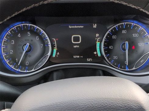 Certified 2024 Chrysler Pacifica Touring-L image 17