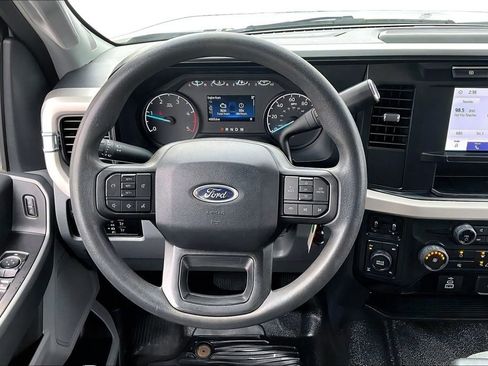 Used 2024 Ford F350 XLT image 5