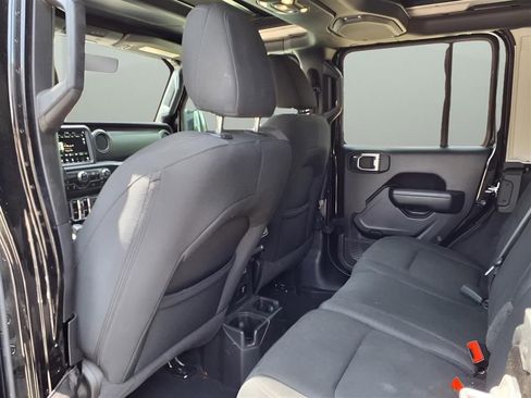 Used 2022 Jeep Wrangler Unlimited Sport w/ Sun And Sound Package AWD/4WD image 27