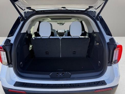 New 2026 Ford Explorer Platinum w/ LUX Leather Package image 7