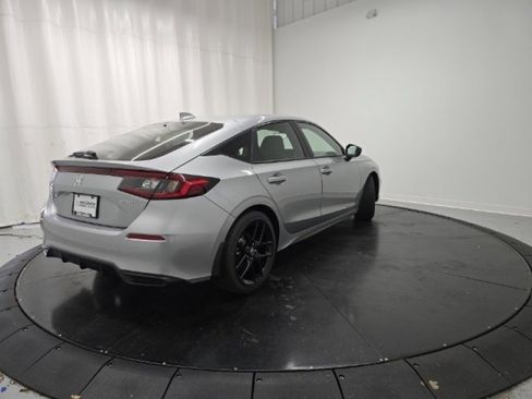 Used 2025 Honda Civic Sport image 29