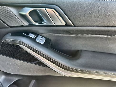 Used 2023 BMW X7 xDrive40i w/ Executive Package image 17