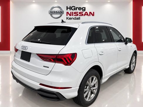 Used 2025 Audi Q3 2.0T Premium w/ Convenience Package AWD/4WD image 4