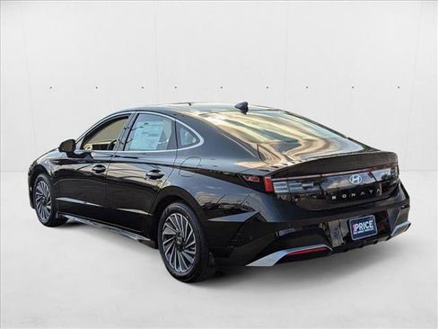 New 2025 Hyundai Sonata Limited image 8