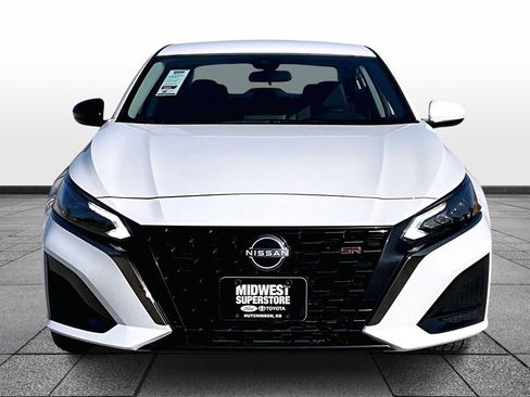 Used 2025 Nissan Altima 2.5 SR image 3