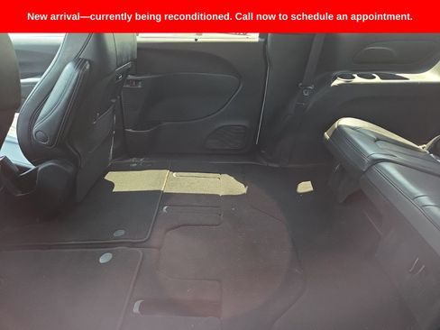 Used 2025 Chrysler Pacifica Select FWD image 11