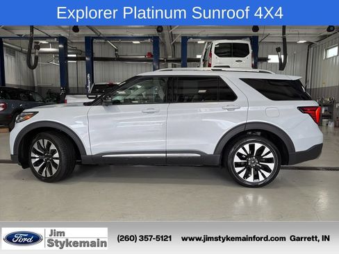 Used 2026 Ford Explorer Platinum w/ LUX Leather Package AWD/4WD image 4