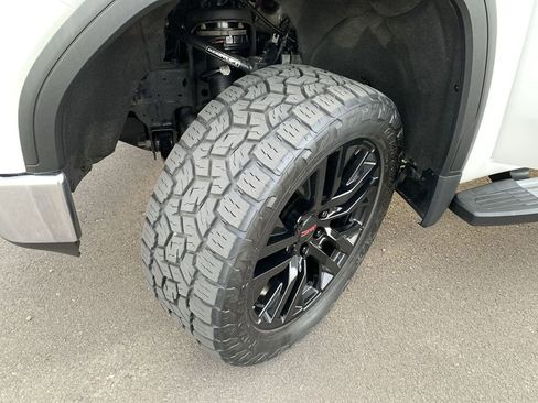 Used 2022 GMC Sierra 1500 SLT w/ SLT Convenience Package image 12