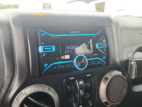 Used 2014 Jeep Wrangler Unlimited Sport w/ Quick Order Package 23S AWD/4WD image 17