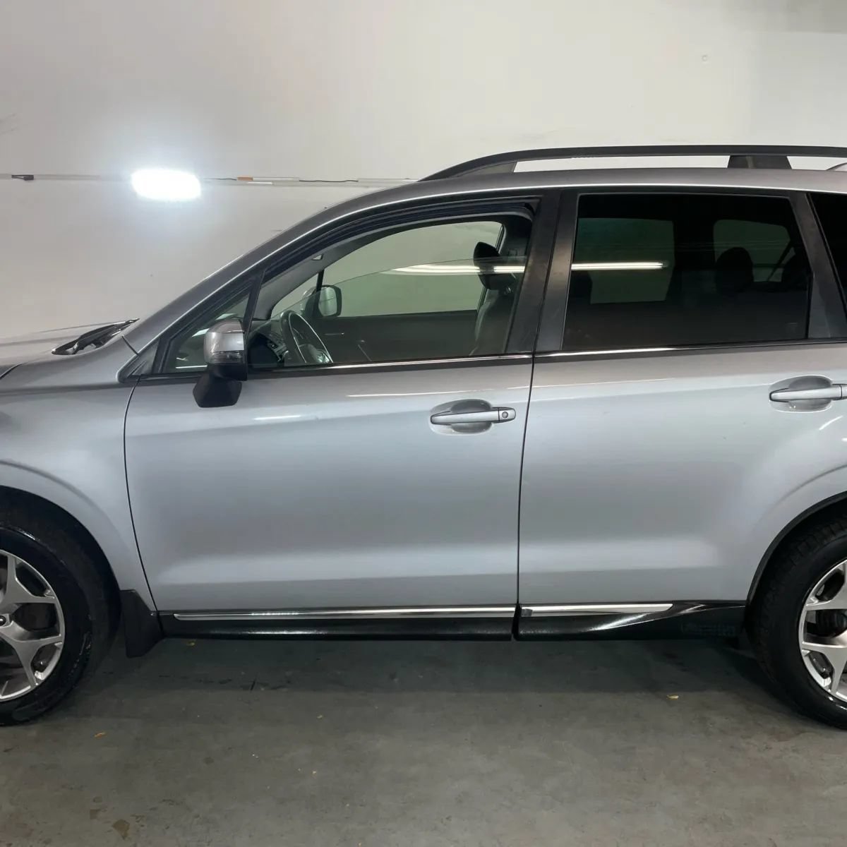Used 2017 Subaru Forester 2.5i Touring AWD/4WD image 4