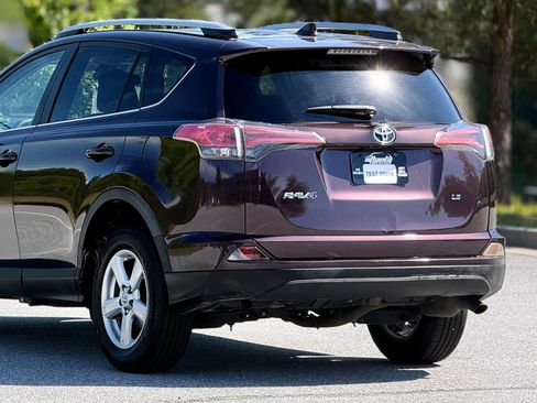 Used 2018 Toyota RAV4 LE w/ All Weather Liner Package FWD image 47