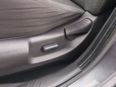 Used 2011 Ford Escape XLT image 16