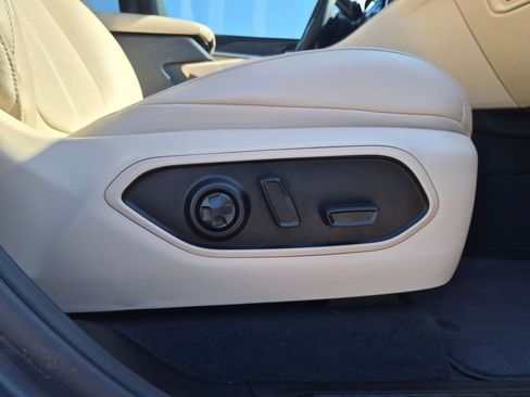 Used 2025 Jeep Grand Cherokee L Limited w/ Luxury Tech Group II image 35