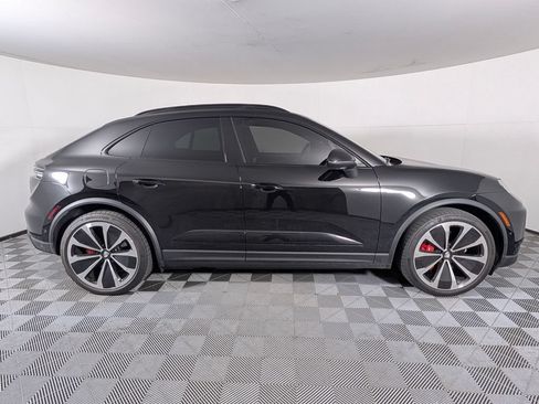 Certified 2025 Porsche Macan 4S Electric AWD/4WD image 8