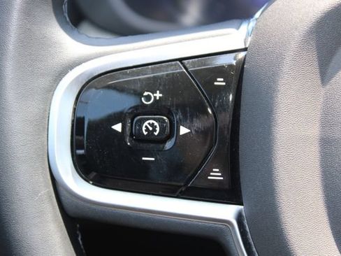 Used 2025 Volvo XC60 B5 Plus AWD/4WD image 18
