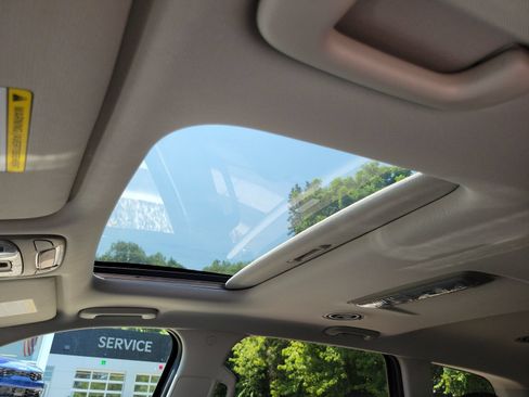Used 2025 Kia Telluride S FWD image 13