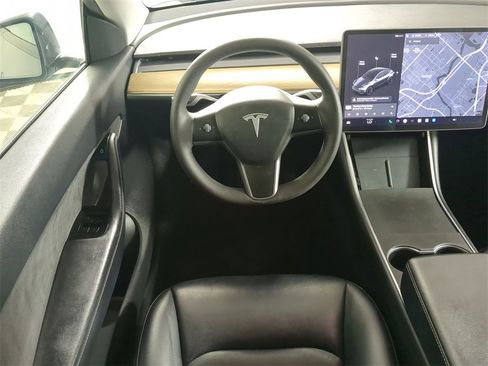 Used 2021 Tesla Model Y Long Range image 19
