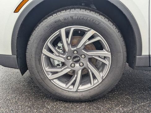 New 2026 Lincoln Corsair Premiere image 9