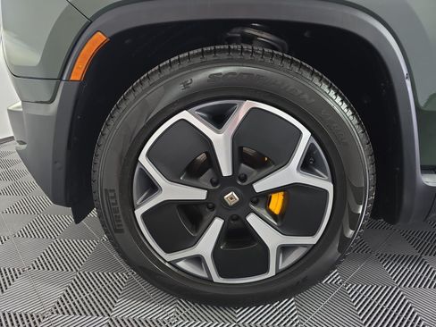 Used 2024 Rivian R1S Adventure AWD/4WD image 9