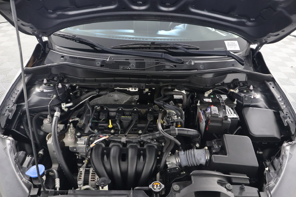 Used 2019 Toyota Yaris L FWD image 16