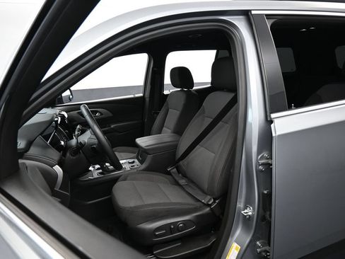 Used 2023 Chevrolet Traverse LT FWD image 10