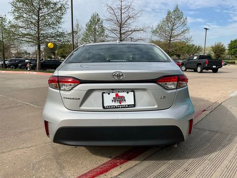 Used 2025 Toyota Corolla LE image 8