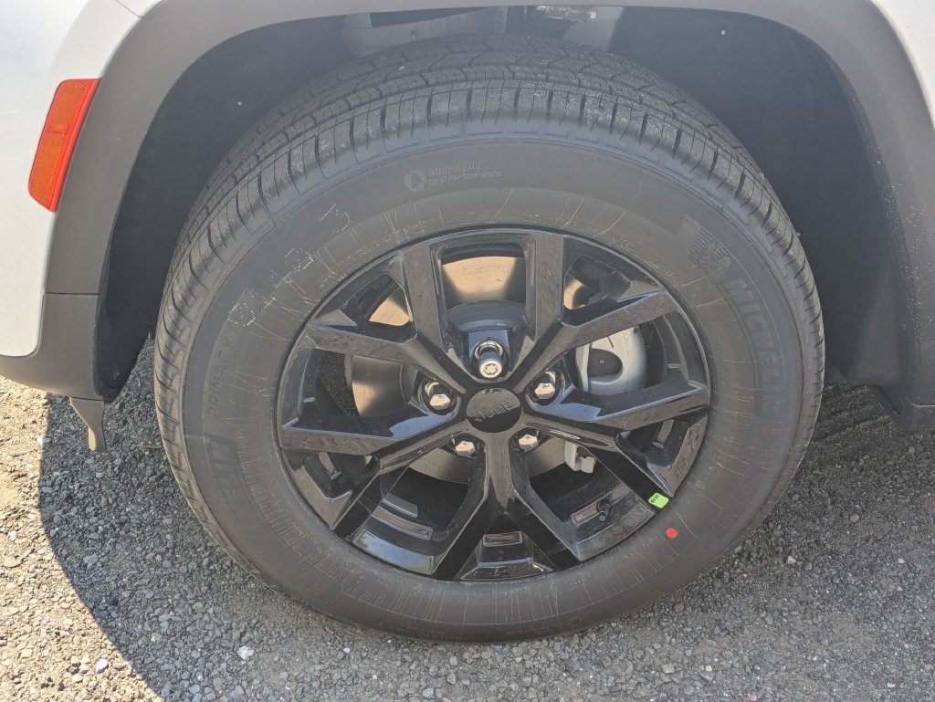 New 2026 Jeep Grand Cherokee Altitude AWD/4WD image 9