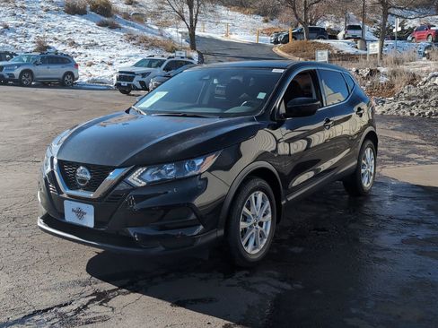 Used 2022 Nissan Rogue Sport S image 3