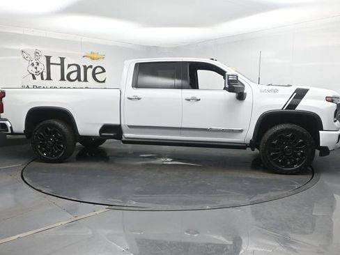 Used 2025 Chevrolet Silverado 2500 High Country w/ High Country Premium Package AWD/4WD image 46