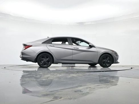 Used 2023 Hyundai Elantra Blue FWD image 30