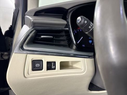 Used 2019 Cadillac XT5 Luxury AWD/4WD image 14