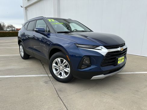 Used 2022 Chevrolet Blazer LT image 2