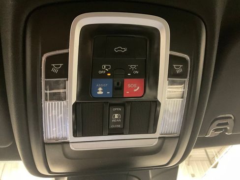 Used 2023 RAM 1500 Laramie AWD/4WD image 25