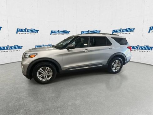Used 2023 Ford Explorer XLT w/ Equipment Group 202A AWD/4WD image 6