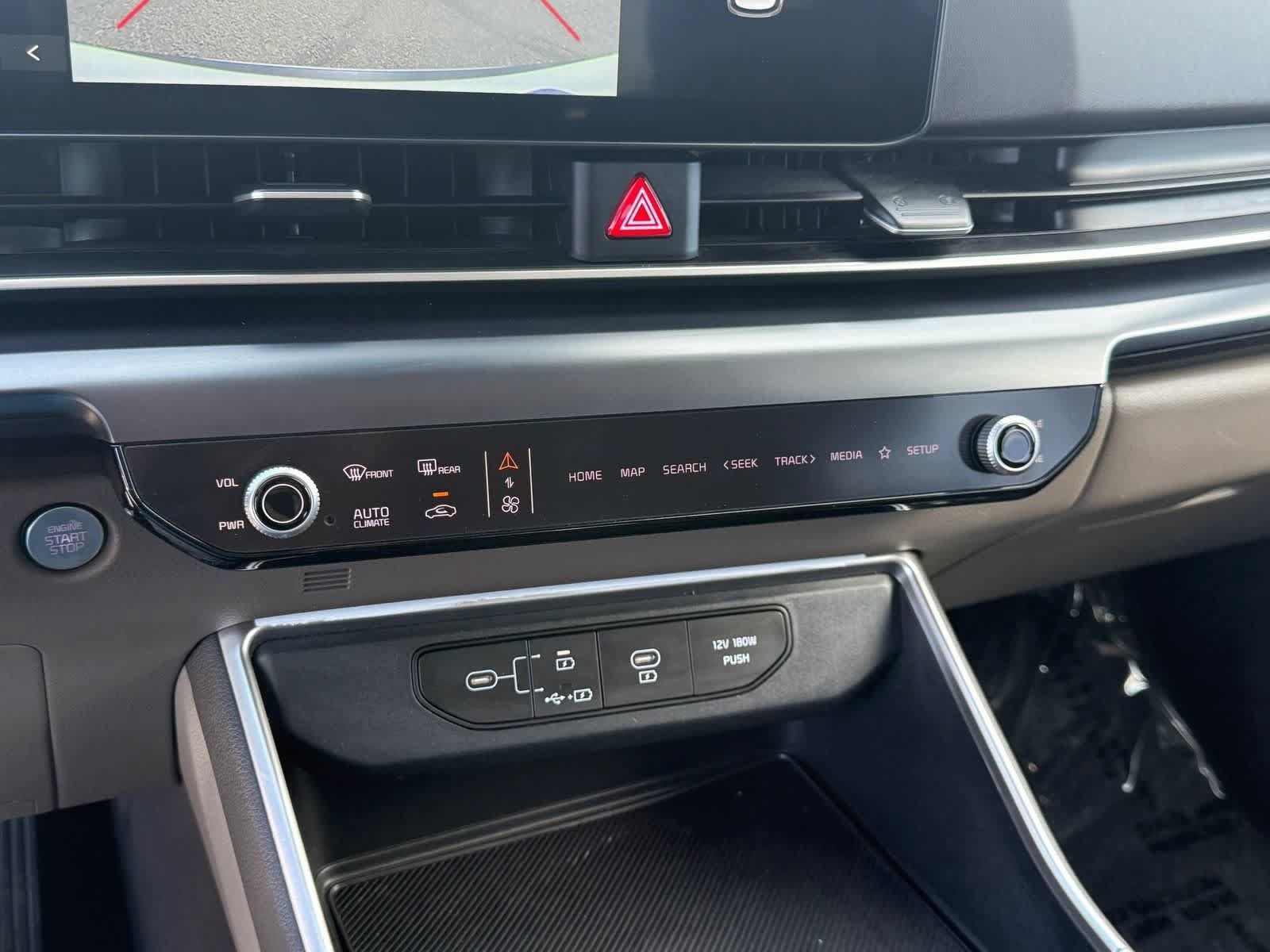 Used 2025 Kia Carnival FWD image 23