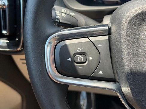 Certified 2026 Volvo XC40 B5 Plus AWD/4WD image 17